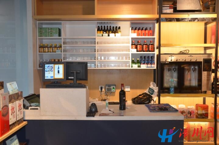 1919酒類直供潢川店:零售,服務,配送一體化